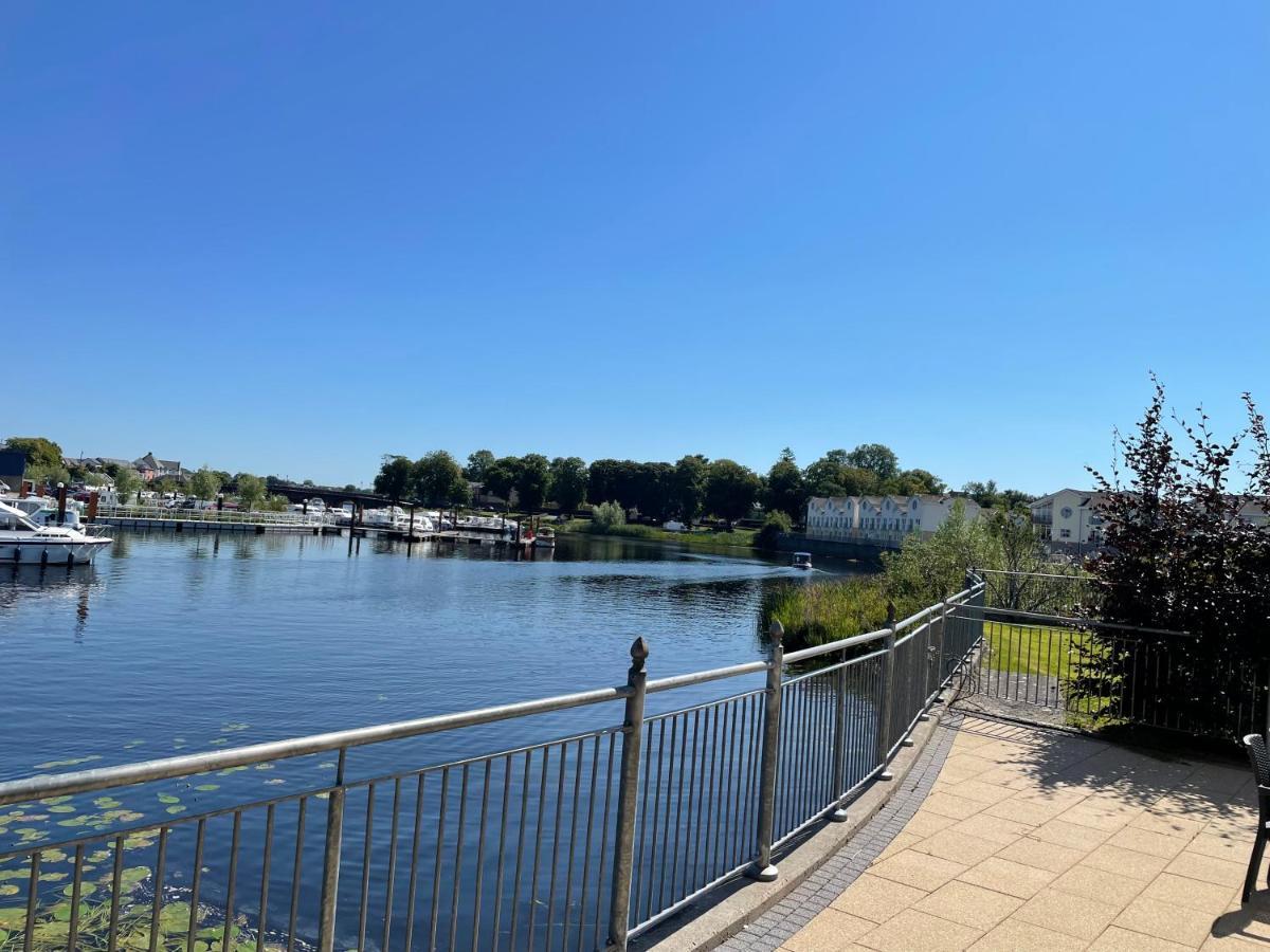 Five Bedroom Waterfront House Carrick-on-Shannon Экстерьер фото