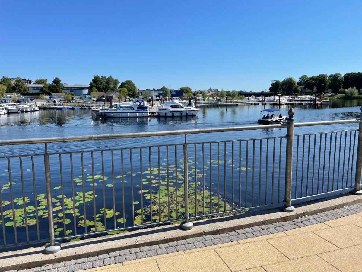 Five Bedroom Waterfront House Carrick-on-Shannon Экстерьер фото
